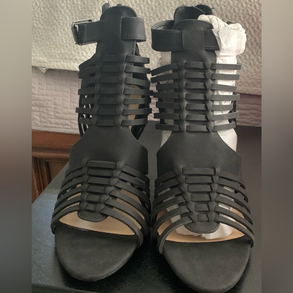Shoe Dazzle - Thandie - Size 8.5 - Black faux suede strappy upper